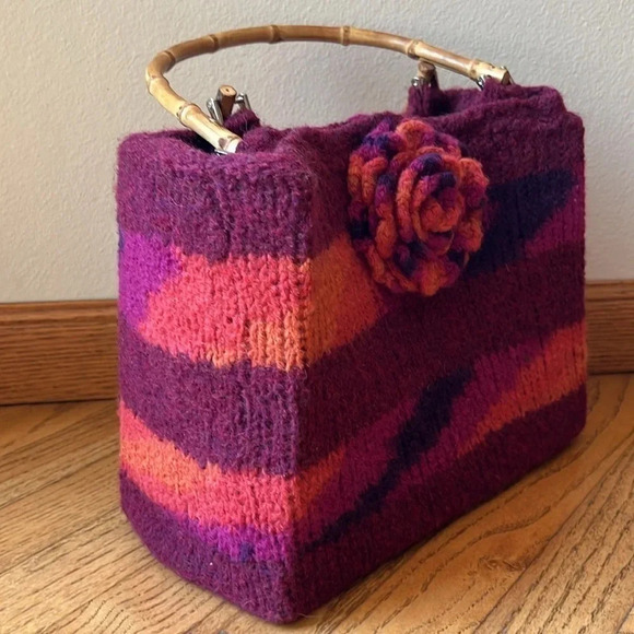Hand knitted purse with bamboo handles boho purple pink orange flower both sides - Picture 5 of 14